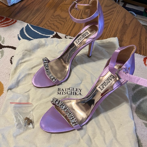 Badgley Mischka - Picture 1 of 2